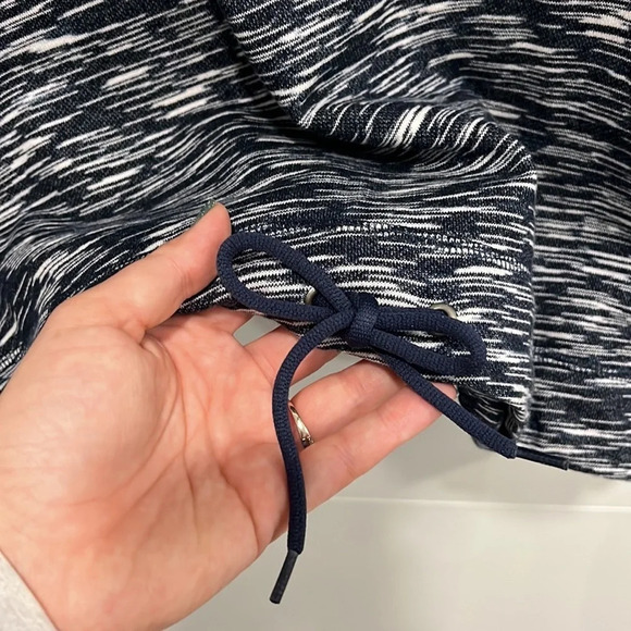 Joe Fresh long sleeve short style sweater size LG NWT - Picture 6 of 11